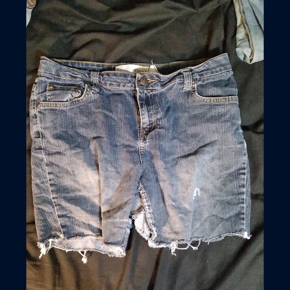 Shorts - Picture 9 of 11